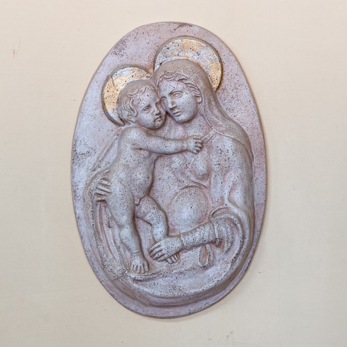 Madonna and Child Oval in Travertine-like Ceramic and Gold